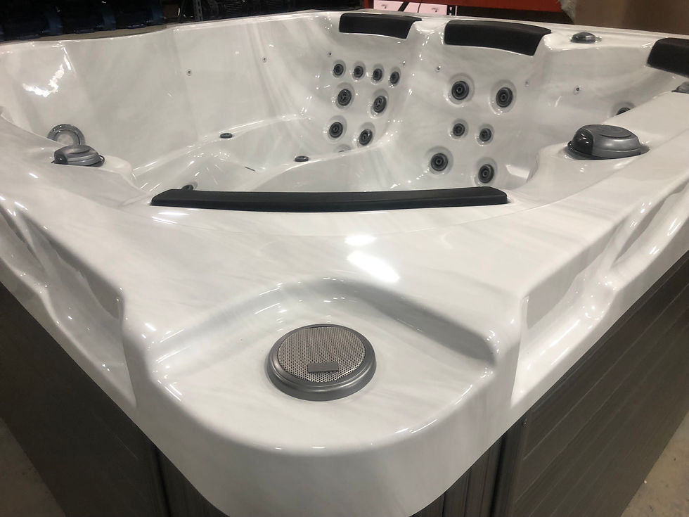 Spa | BeWell | O910 | 6 Places | 72 Jets
