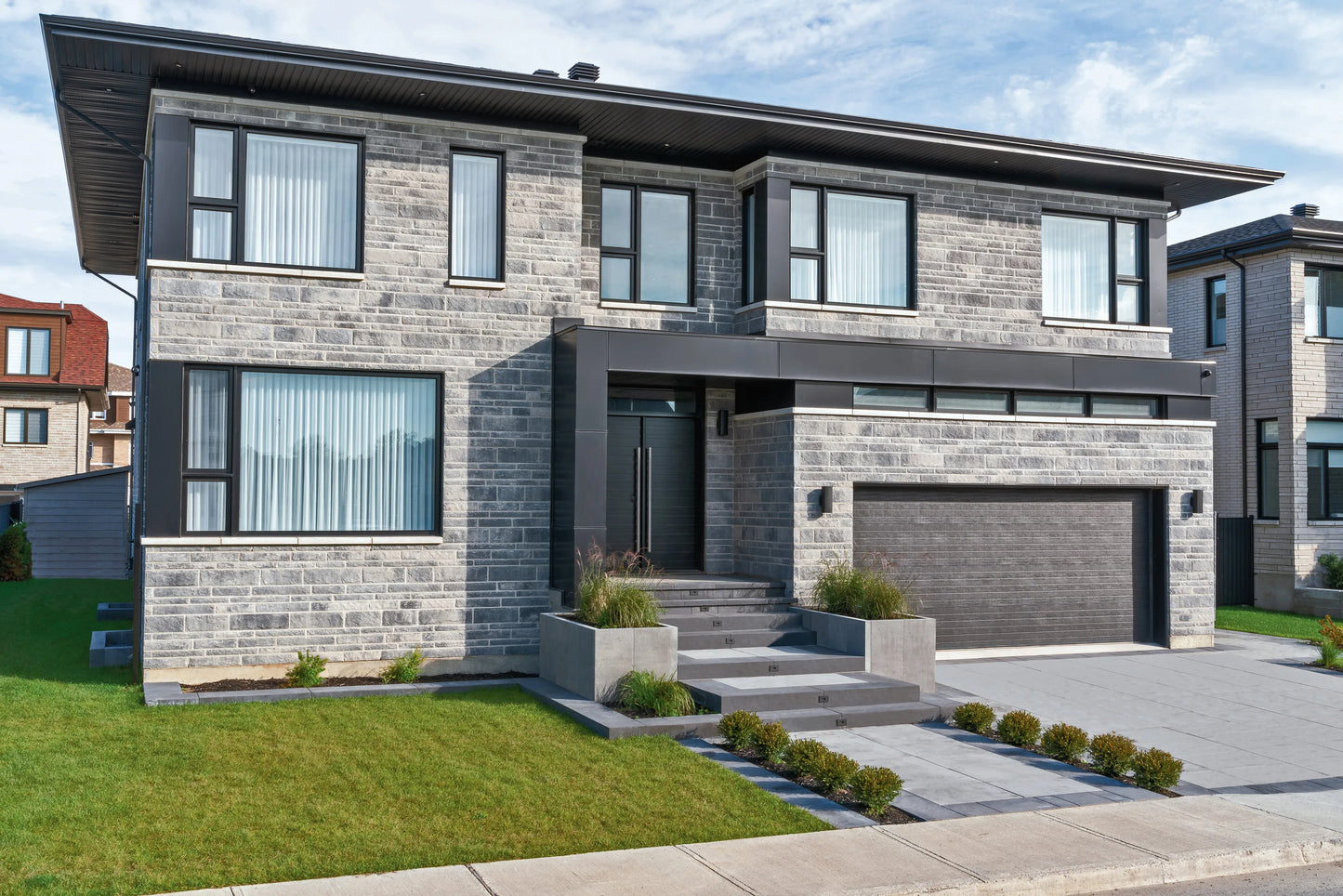 Photo du produit Marche Méga Melville Plus par Permacon