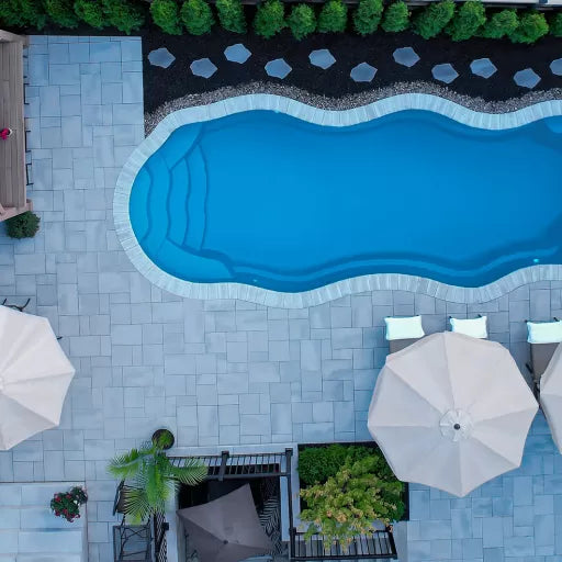 Image de la piscine creusée du modèle Oka Aqua