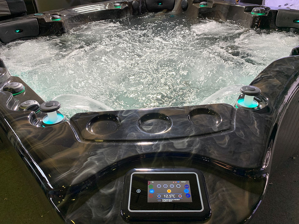 Spa | BeWell |  E680 | 6 Places | 80 Jets
