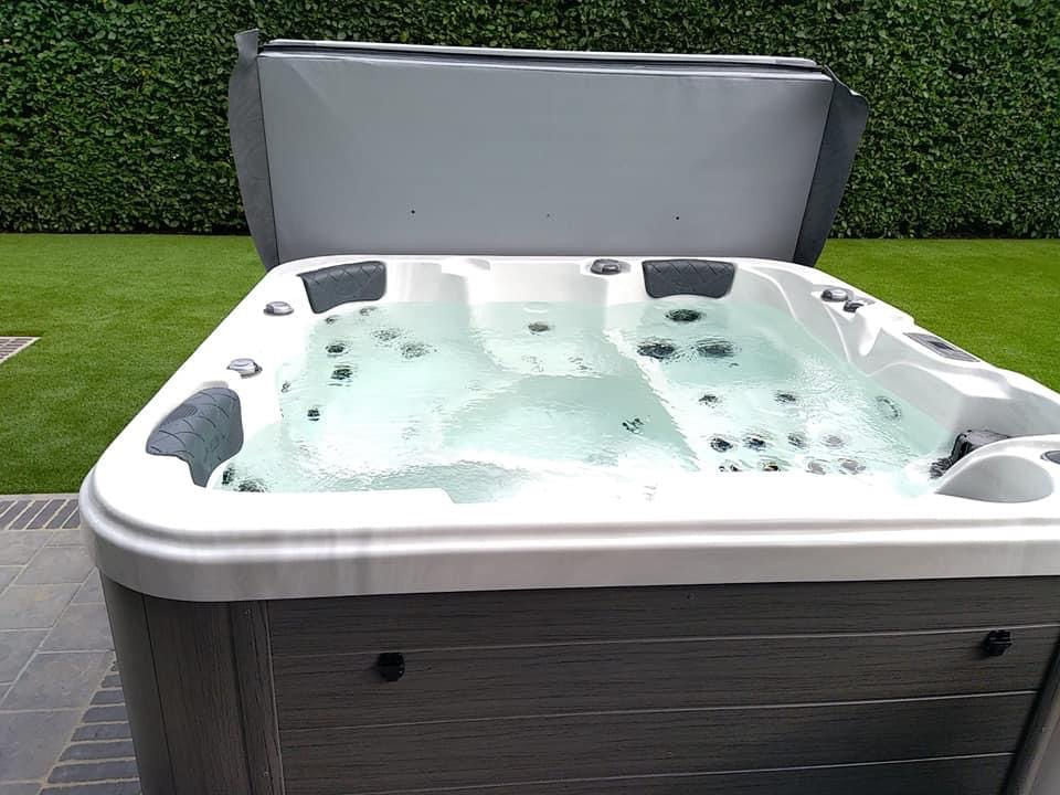 Spa | BeWell |  O578C | 5 Places | 78 Jets