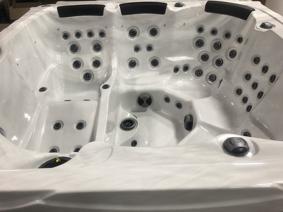 Spa | BeWell |  O910 | 6 Places | 72 Jets