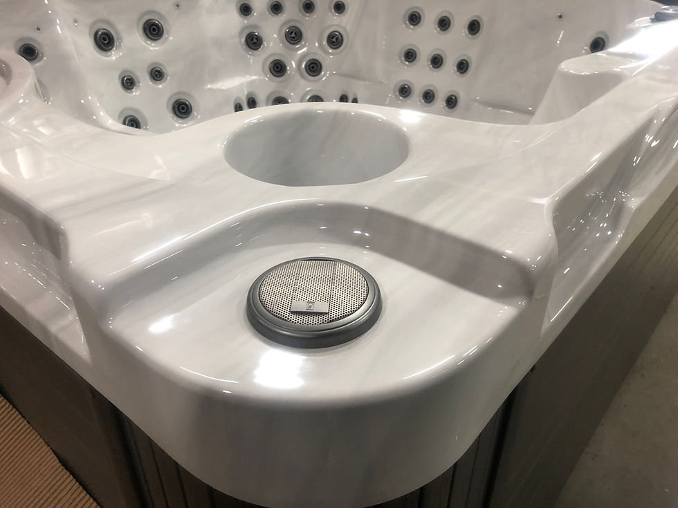 Spa | BeWell |  O920 | 6 Places | 72 Jets
