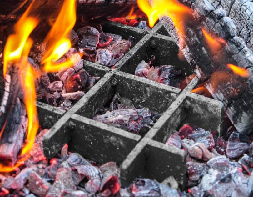 Accessoire | Iron Embers | Grille à feu | Moyenne | 21"