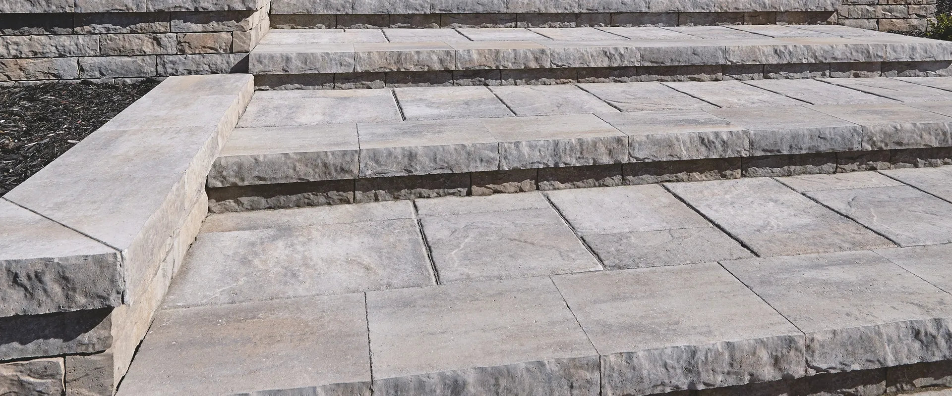 Photo du produit Marche Lafitt Plus par Permacon