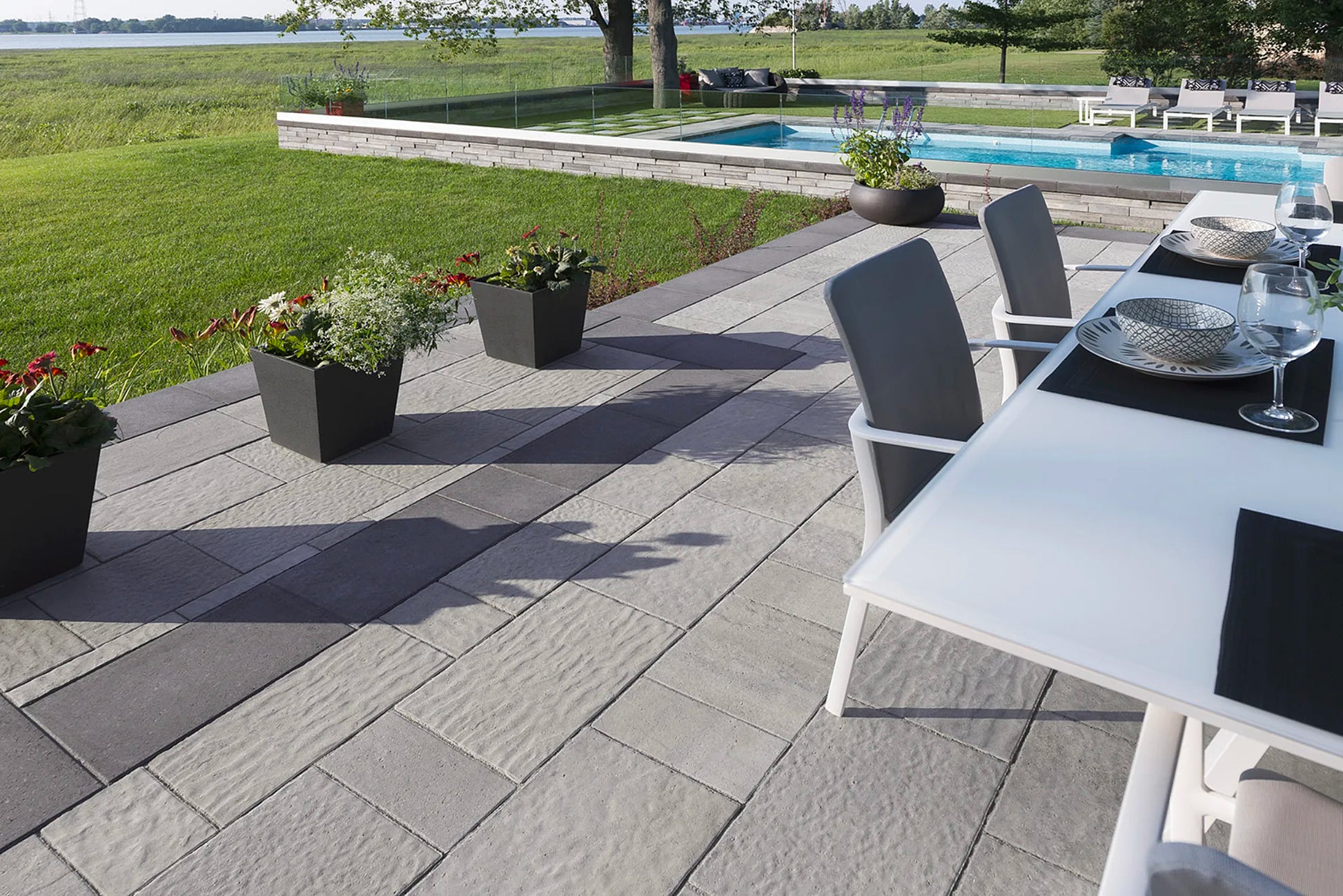 Photo du produit Dalles Zuko FLEX par Rinox en couleur Zuko Flex Charbon Cendré